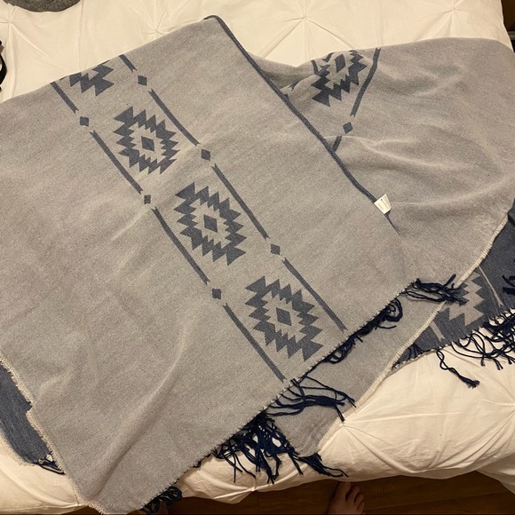 Reversible pancho - Picture 3 of 6